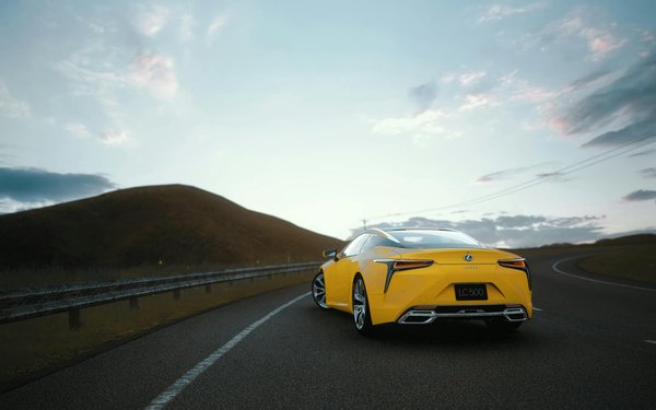 Quels sont les meilleurs produits pour nettoyer les coques de bateau en bois?