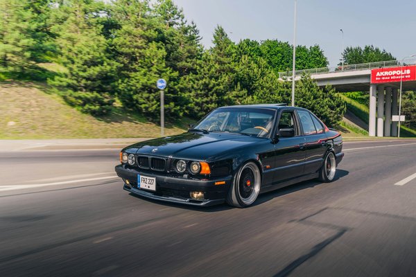 Comment les systèmes de gestion de la consommation d'énergie évoluent-ils pour les véhicules hybrides?